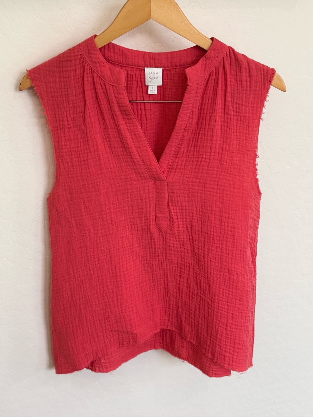 Roan + Ryan Evereve Coral Cotton Gauze Split V-Neck Tank Top Sleeveless Small